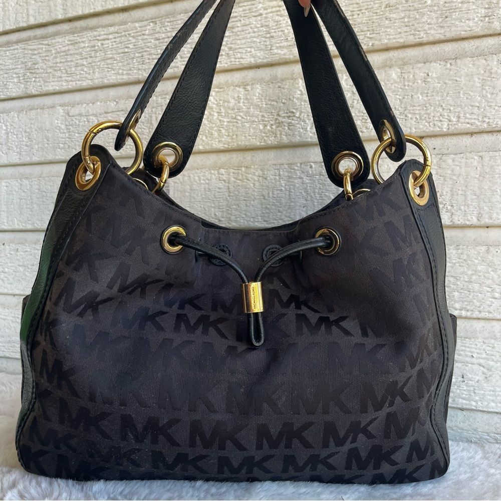 MICHAEL KORS Black Signature Fulton Drawstring Bedford Shoulder Bag Hobo Tote